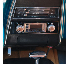 Facade radio RetroSound 1967-1968 Camaro Black